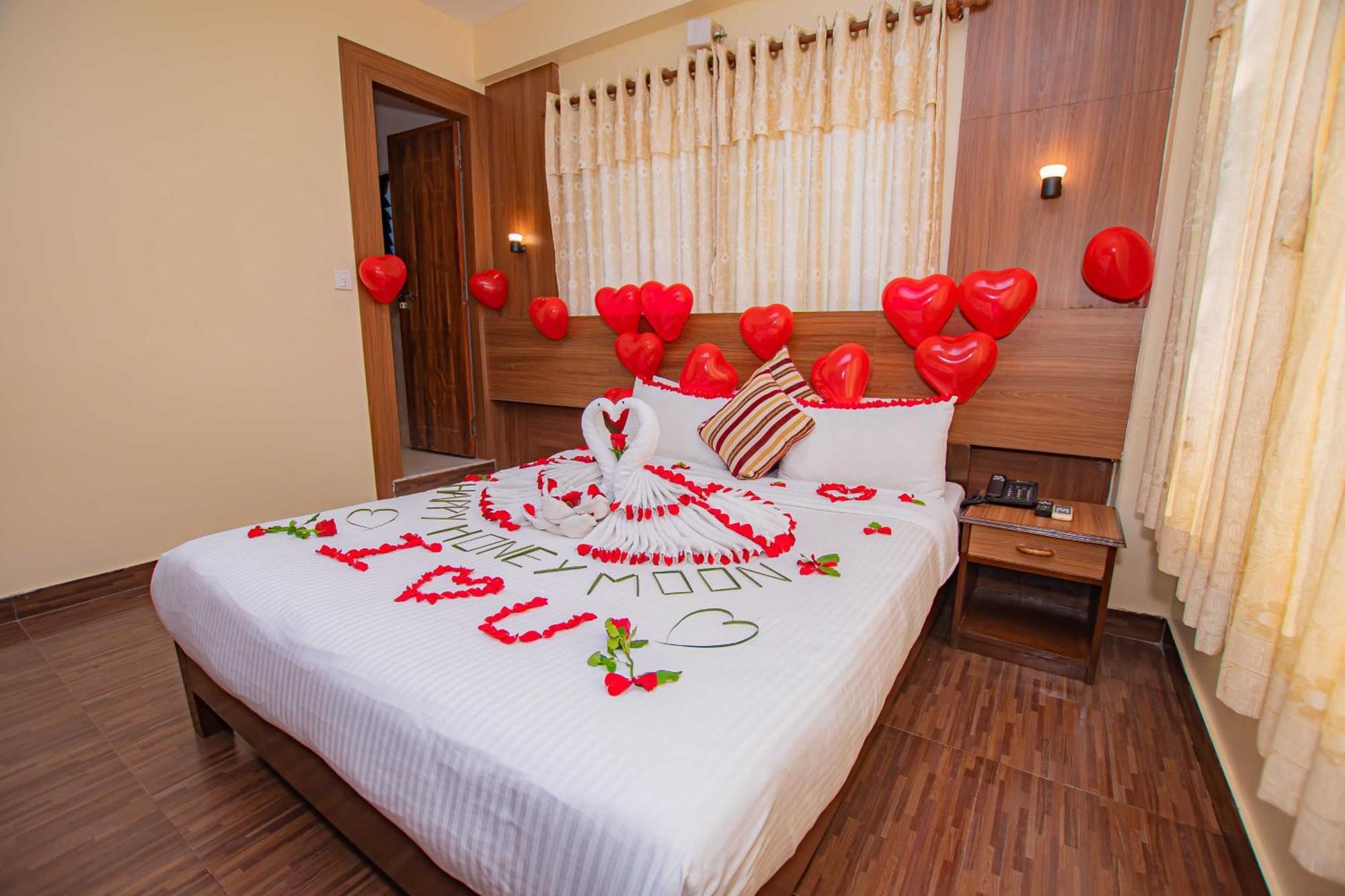 Hotel Crystal Palace Pokhara Exterior foto
